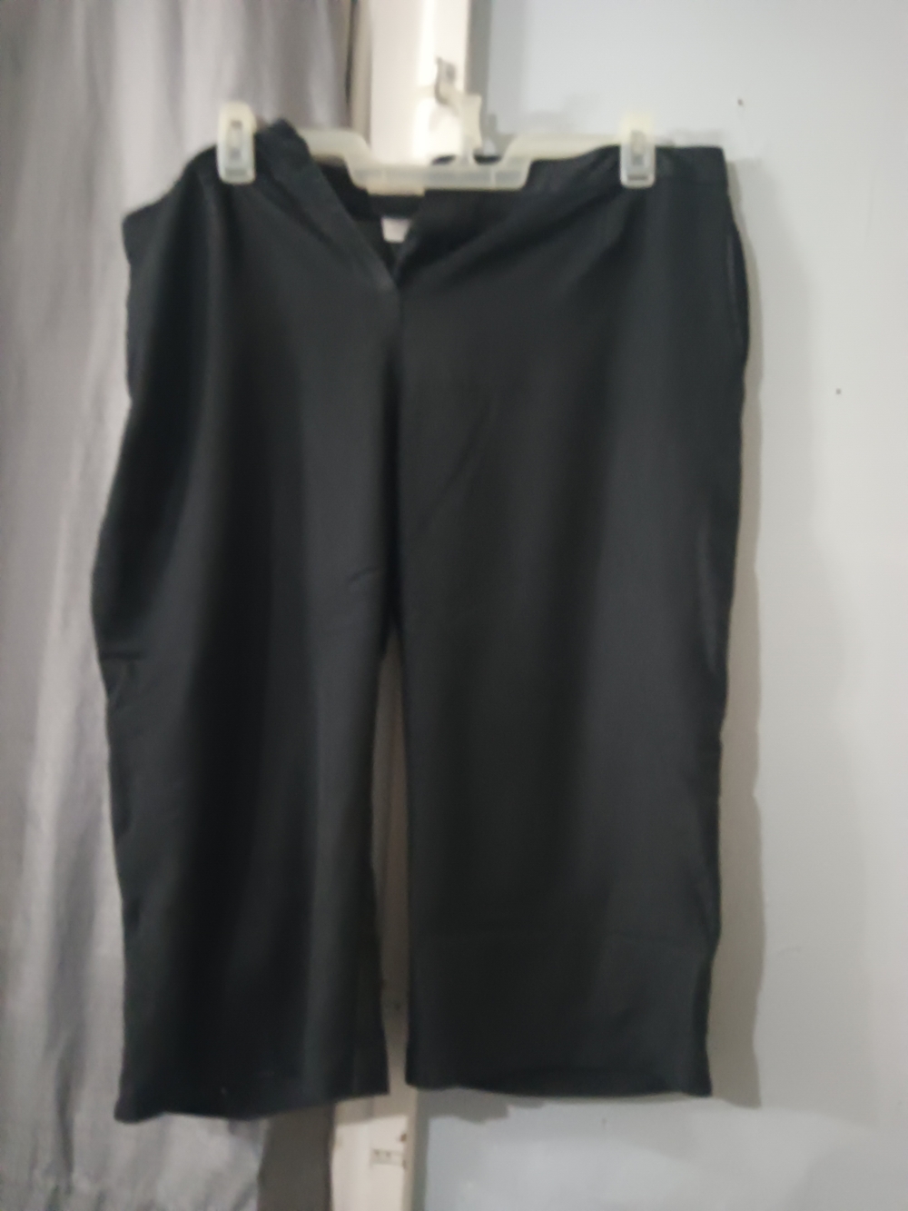 Dress Barn Black Wide-Leg Pull-On Capris